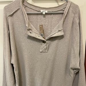 Buckle shirt